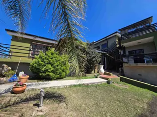 BELLO COMPLEJO de 6 Unidades, EN VENTA EN VILLA CARLOS PAZ, A 9 CUADRASDE PEATONAL, CON GRAN VISTA foto 2