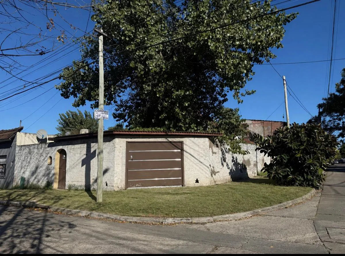 VENTA CASA EN CASTELAR FACIL ACCESO AUTOPISTA foto 3