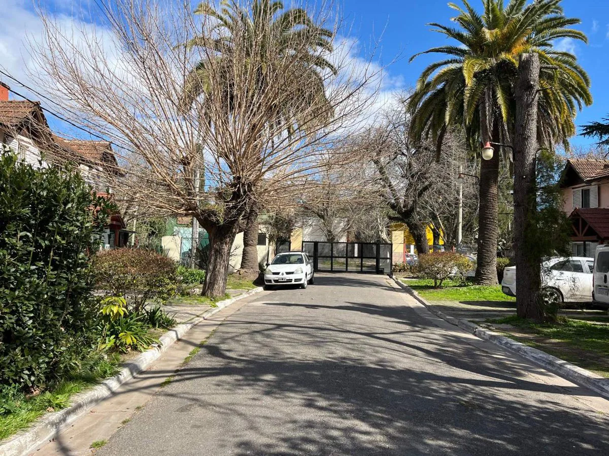 Venta de casa 5 ambientes en Morris, Hurlingham. foto 2