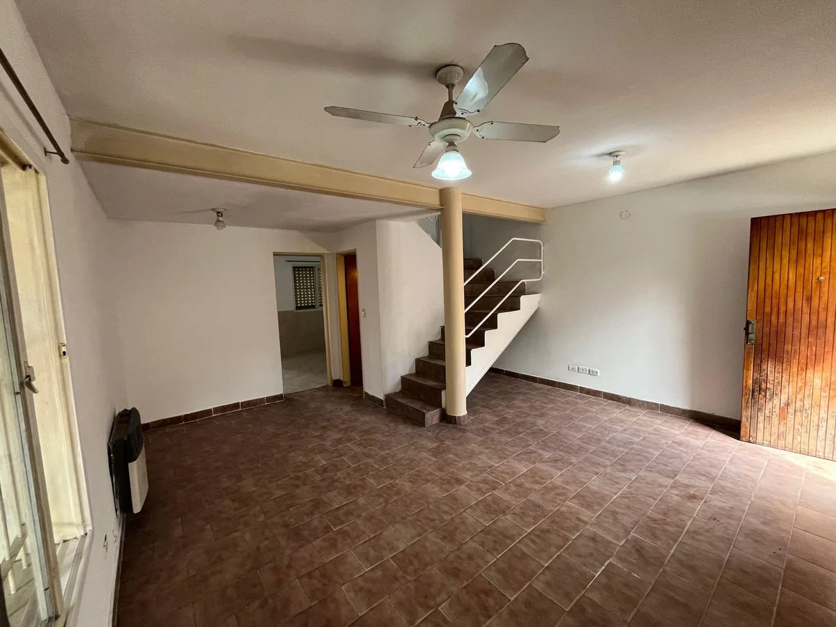 Venta de casa 5 ambientes en Morris, Hurlingham. foto 3