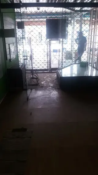 VENTA NUEVO VALOR.  IMPORTANTE  LOCAL SOBRE AVENIDA VERGARA foto 2