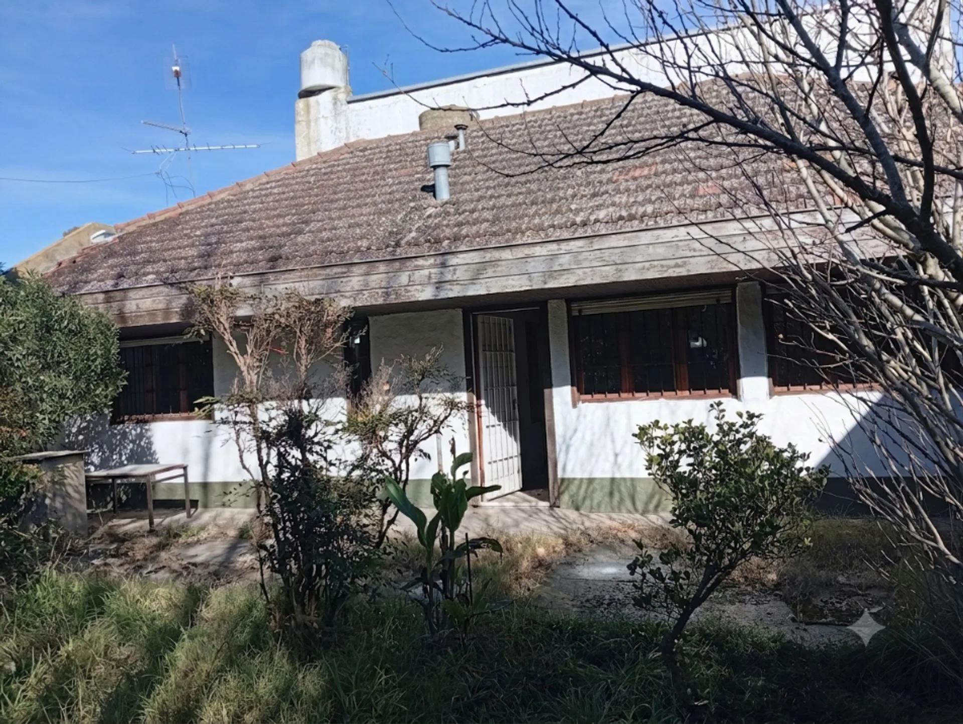 VENTA CASA 3 AMB GRAN PARQUE PARRILLA ACANTILADOS foto 3