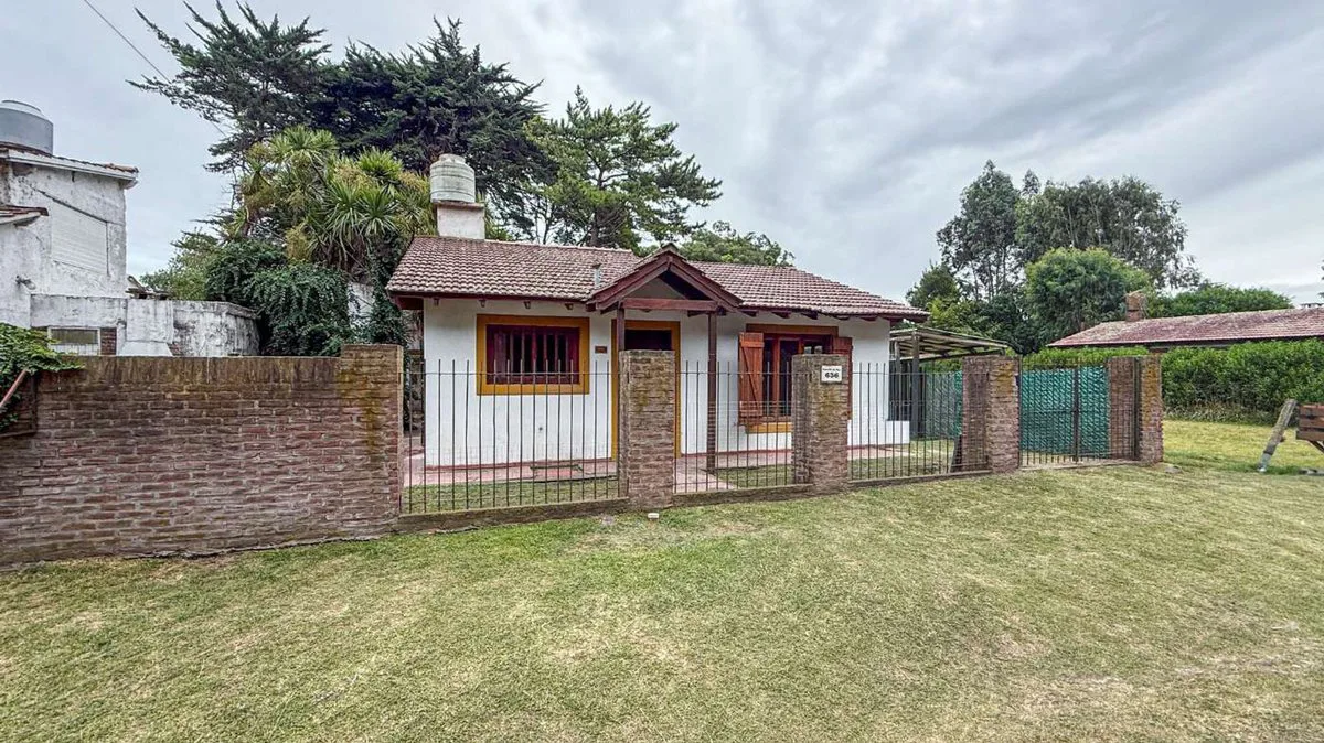 VENTA 2 CASAS EN BLOCK ATLANTIDA SANTA CLARA