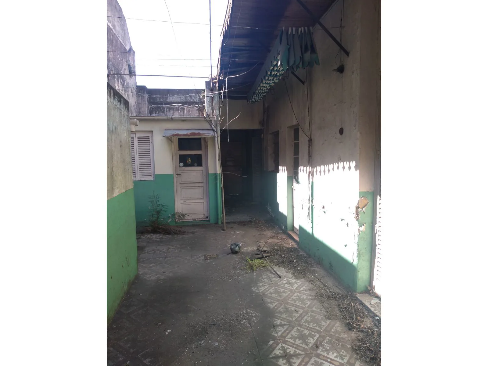 Lote con casa a demoler Ideal desarrollador foto 4