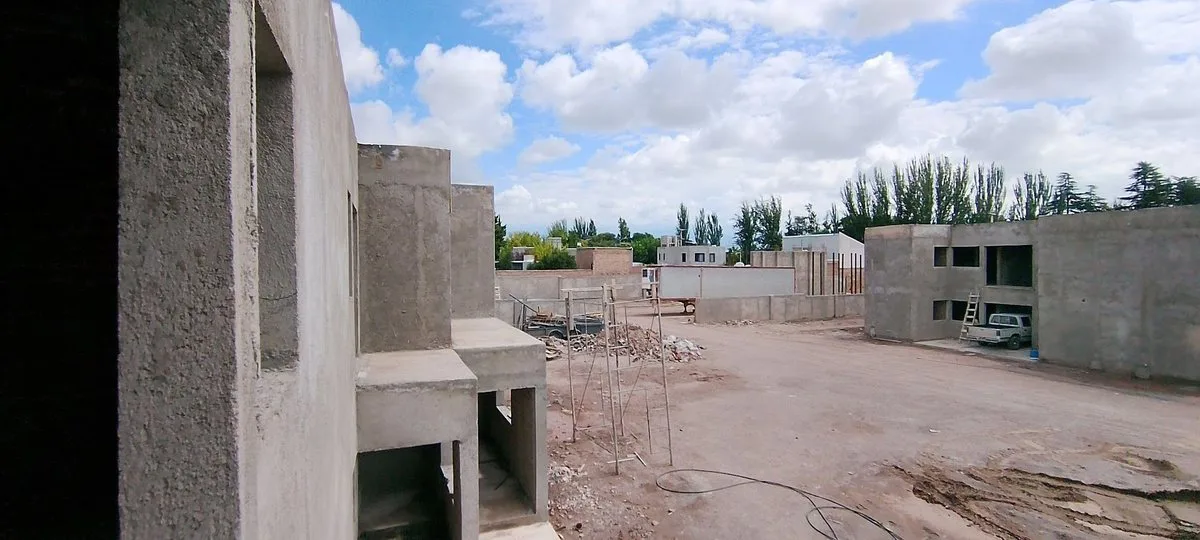 VENTA DE DÚPLEX 3 DORMITORIOS LUJAN DE CUYO foto 3