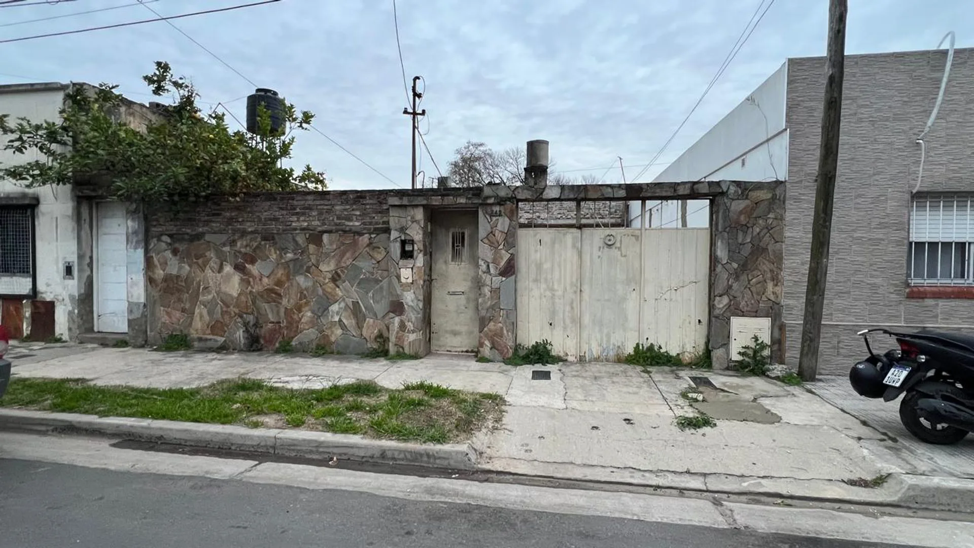 OPORTUNIDAD VENTA 3 DORMI A REFACCIONAR foto 2