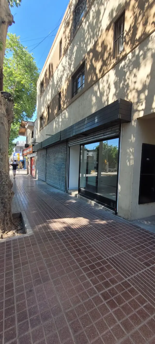 LOCAL EN ALQUILER A METROS DE LA PLAZA GODOY CRUZ
