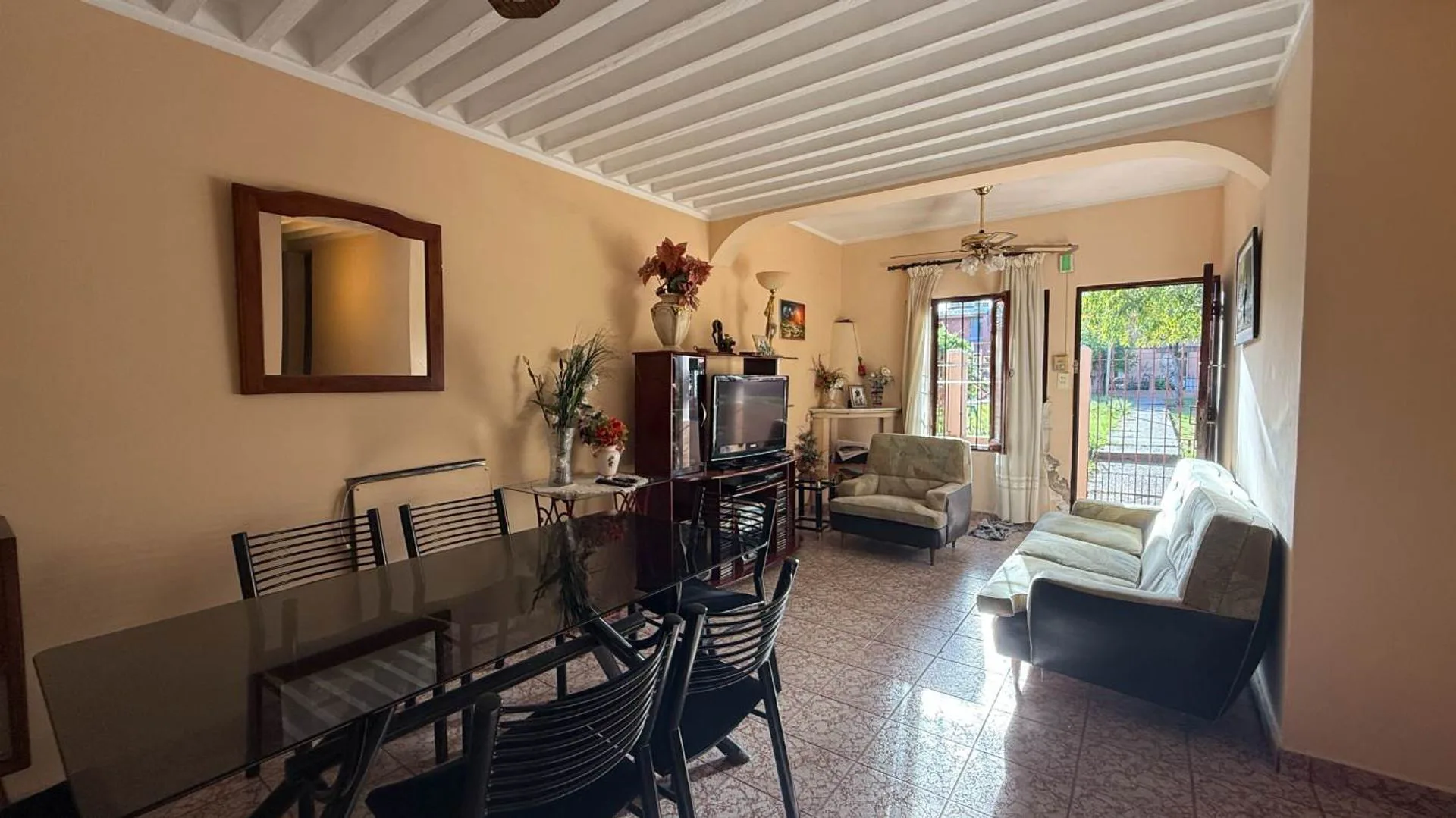 VENTA CASA 5 DORM 104 m² - B° SANTA RITA - JUJUY foto 2