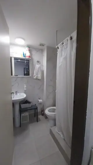 CASA EN VENTA - VIVIENDA MULTIFAMILIAR (3 FAMILIAS) CON PATIO Y TERRAZA foto 5