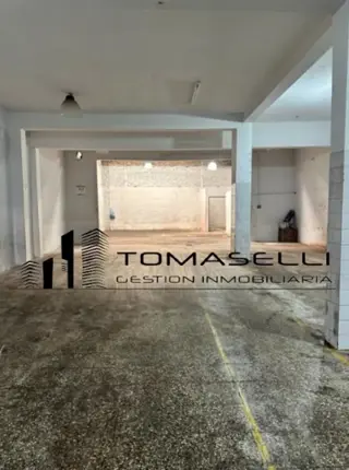 ALQUILER - GALPON 240 m2 - SOBRE AVDA. CROVARA foto 2