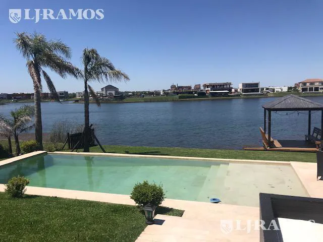 Hermosa casa estilo francés en Muelles, Puertos del Lago foto 3