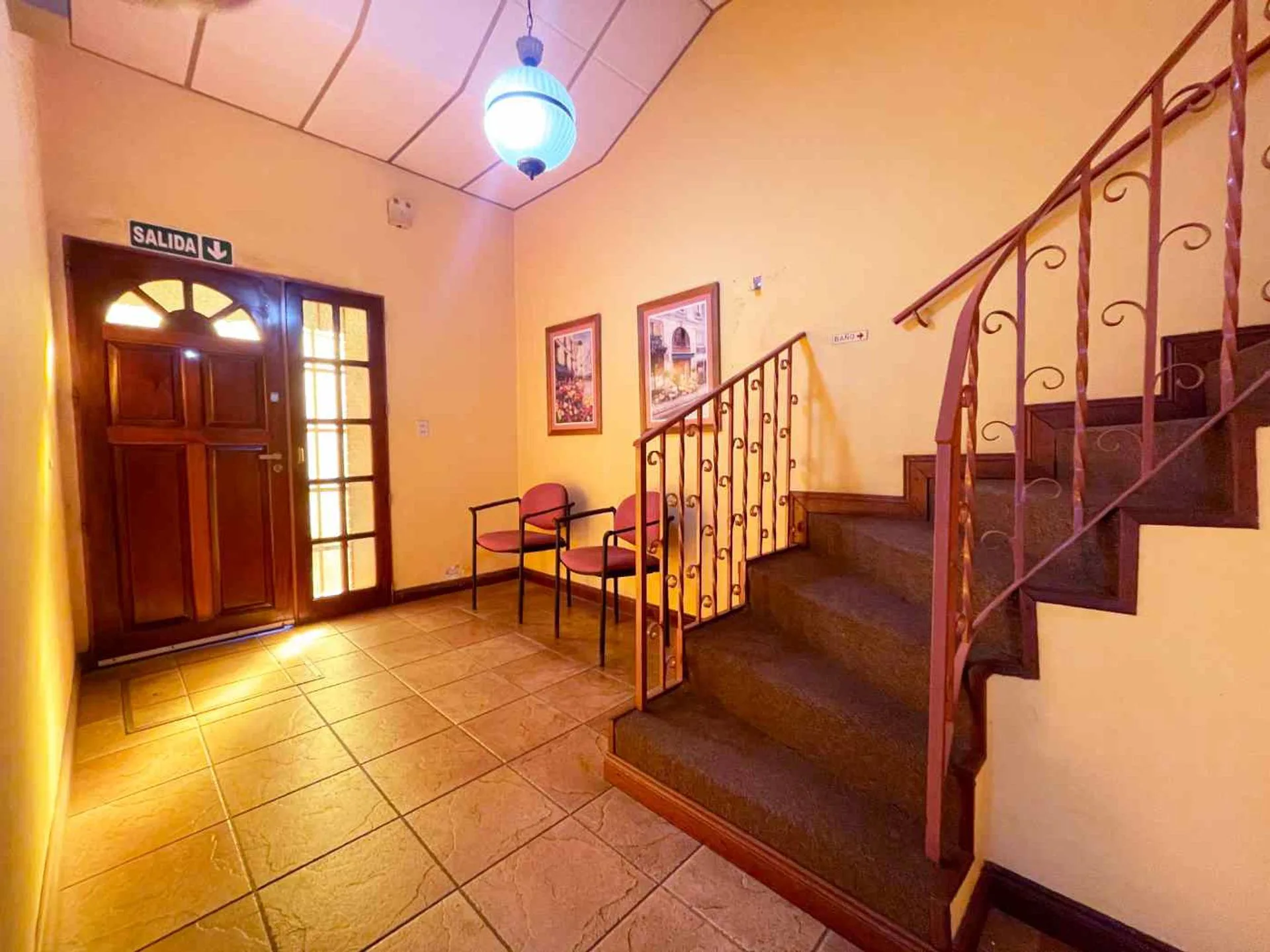 Venta casa 6 amb patio galpón cochera Villa Raffo foto 2