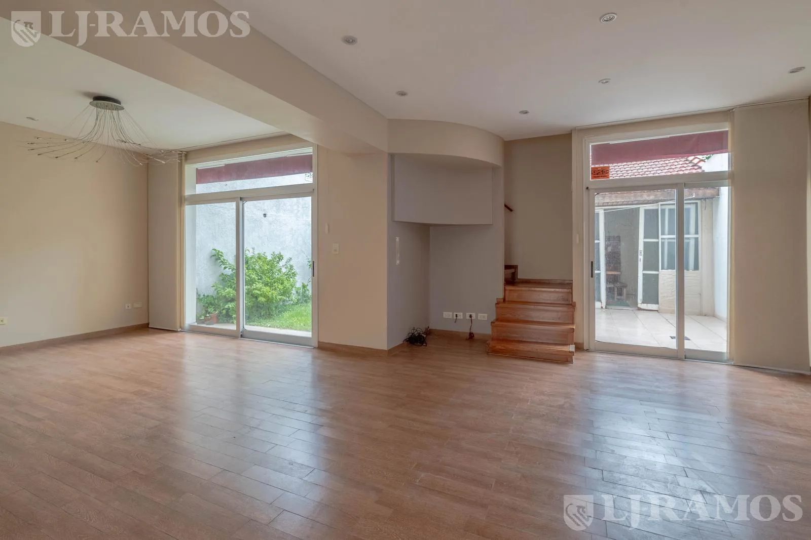 Hermoso Ph tipo casa, 4 amb. - Jardín - Quincho foto 4
