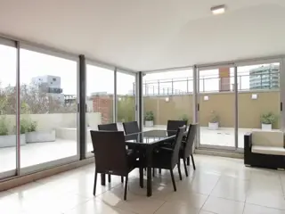 Monoambiente en loft con jardín de 12 m2. : 58,70 m2 cub y 16,68 m2 descub. Total: 75,38 m2. foto 5