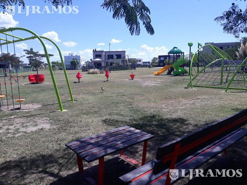 Terreno - Vistas al agua - Puertos del Lago foto 2