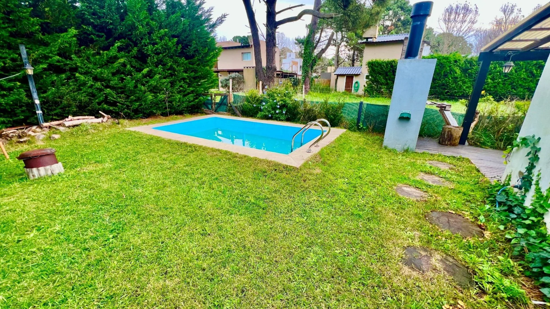 VENTA CASA 5AMB LA CALETA LUMINOSA PARRILLA PILETA foto 4