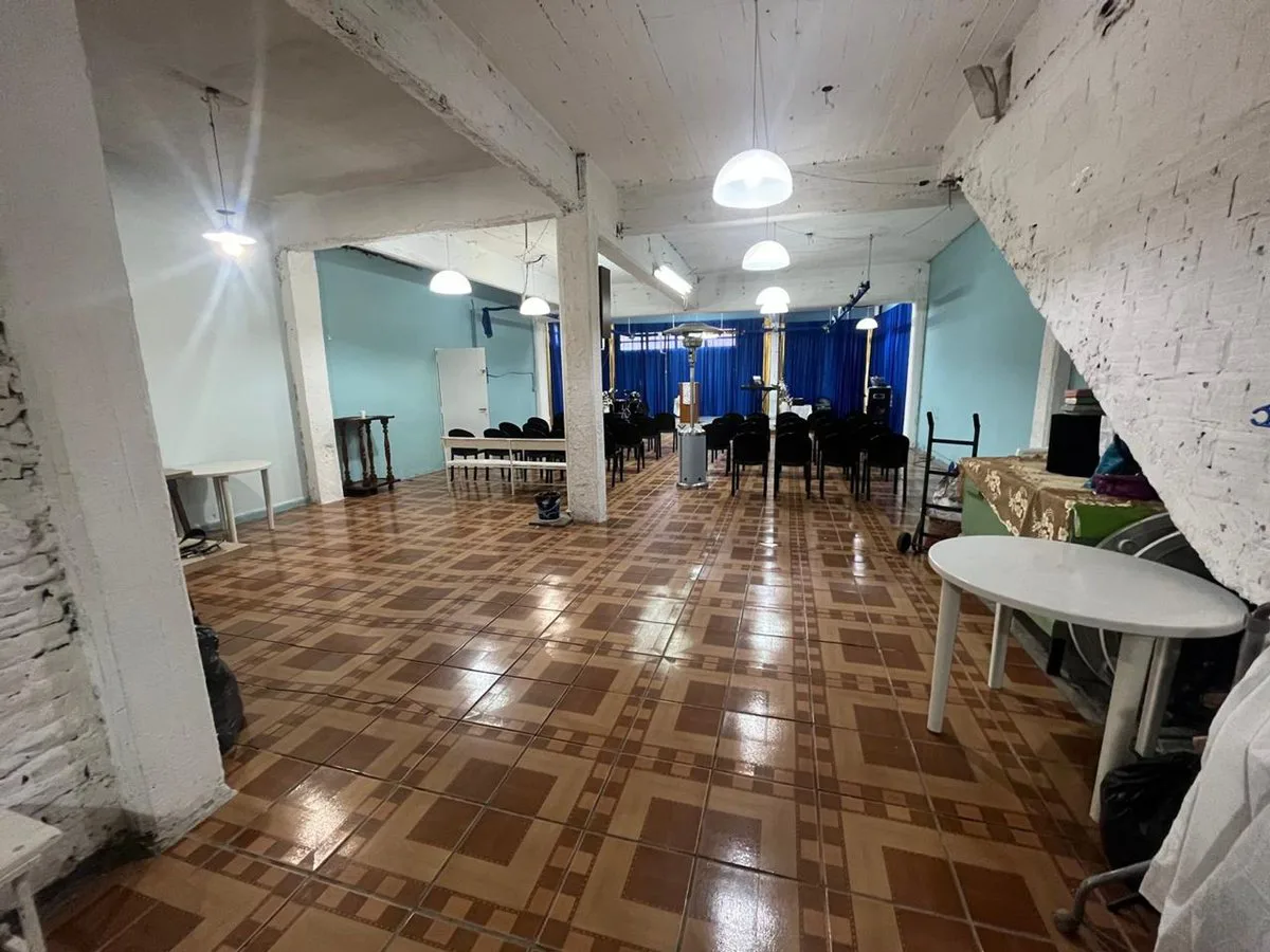 Venta Galpón y Vivienda a Refaccionar en Ciudadela foto 3