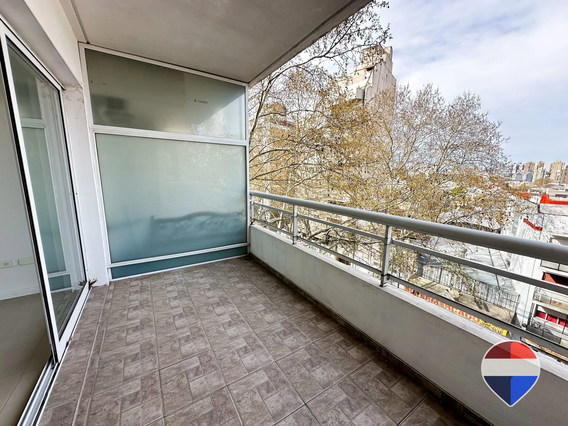 DEPARTAMENTO EN VENTA EN BOEDO CON BALCÓN TERRAZA foto 3