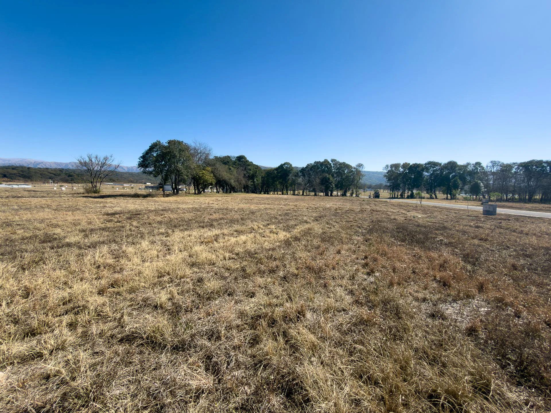 Venta terreno en Club de Campo La Arbolada Salta foto 4