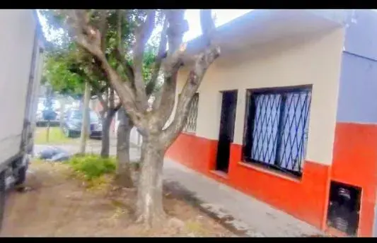 Venta Casa 3 ambientes cochera Williams Morris Hurlingham