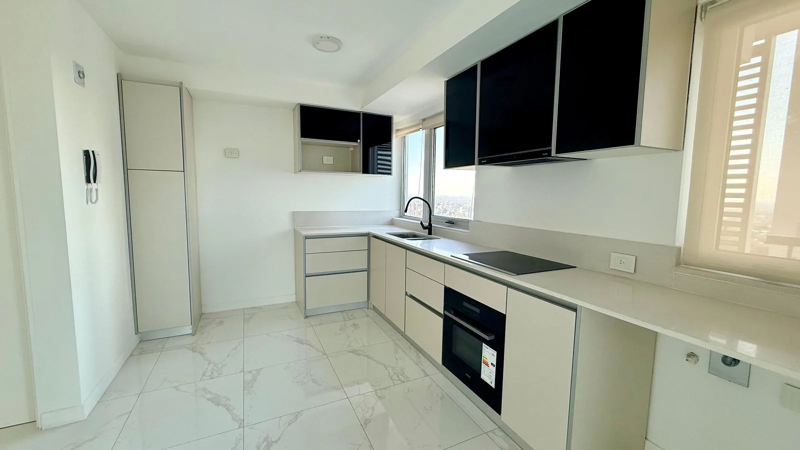 Torre Maui - Departamento en alquiler de un dormitorio con vista al Rio Paraná foto 4
