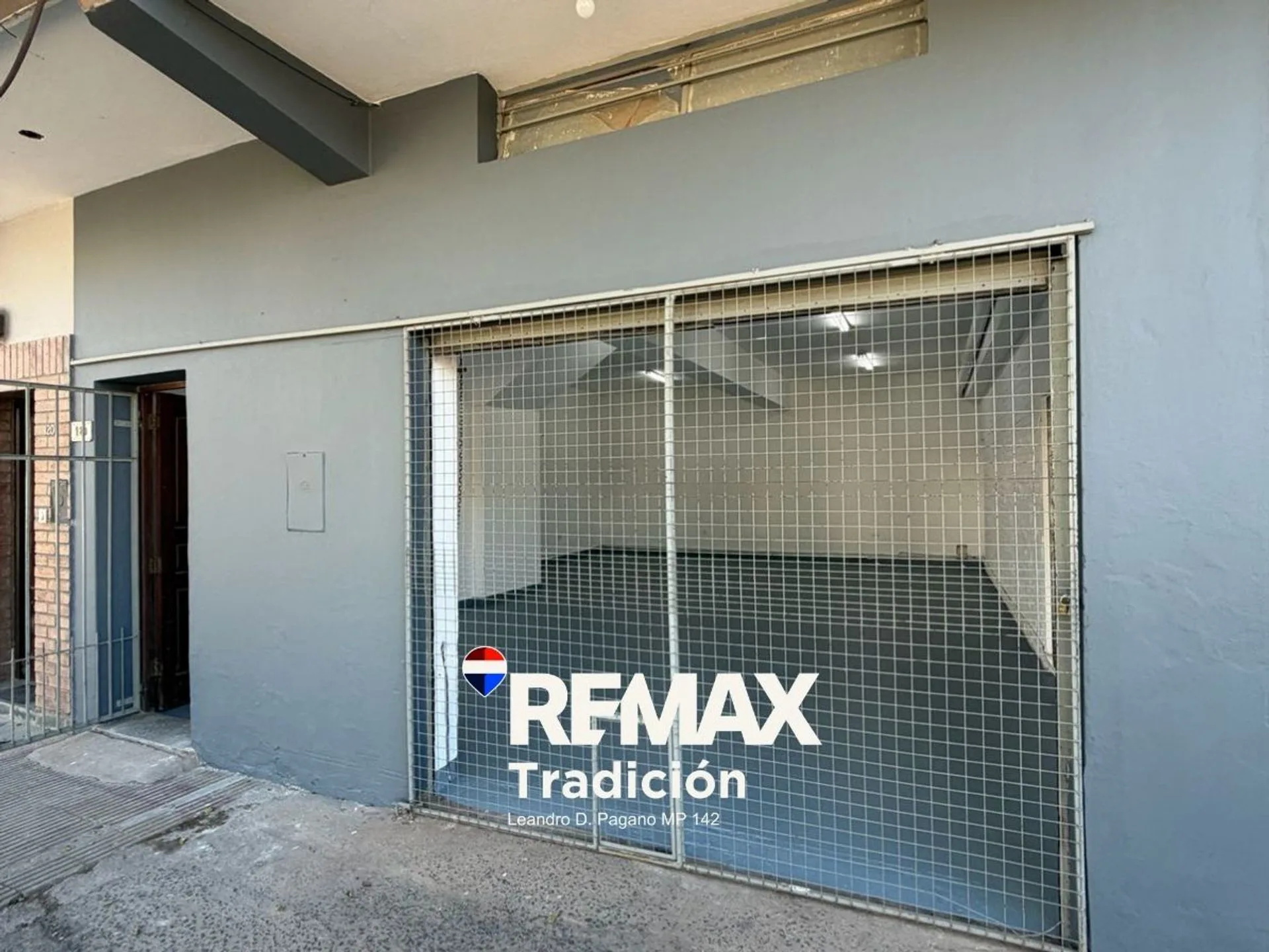 LOCAL COMERCIAL 64 M2 EN VENTA - AV MAC LEAN RCIA foto 2