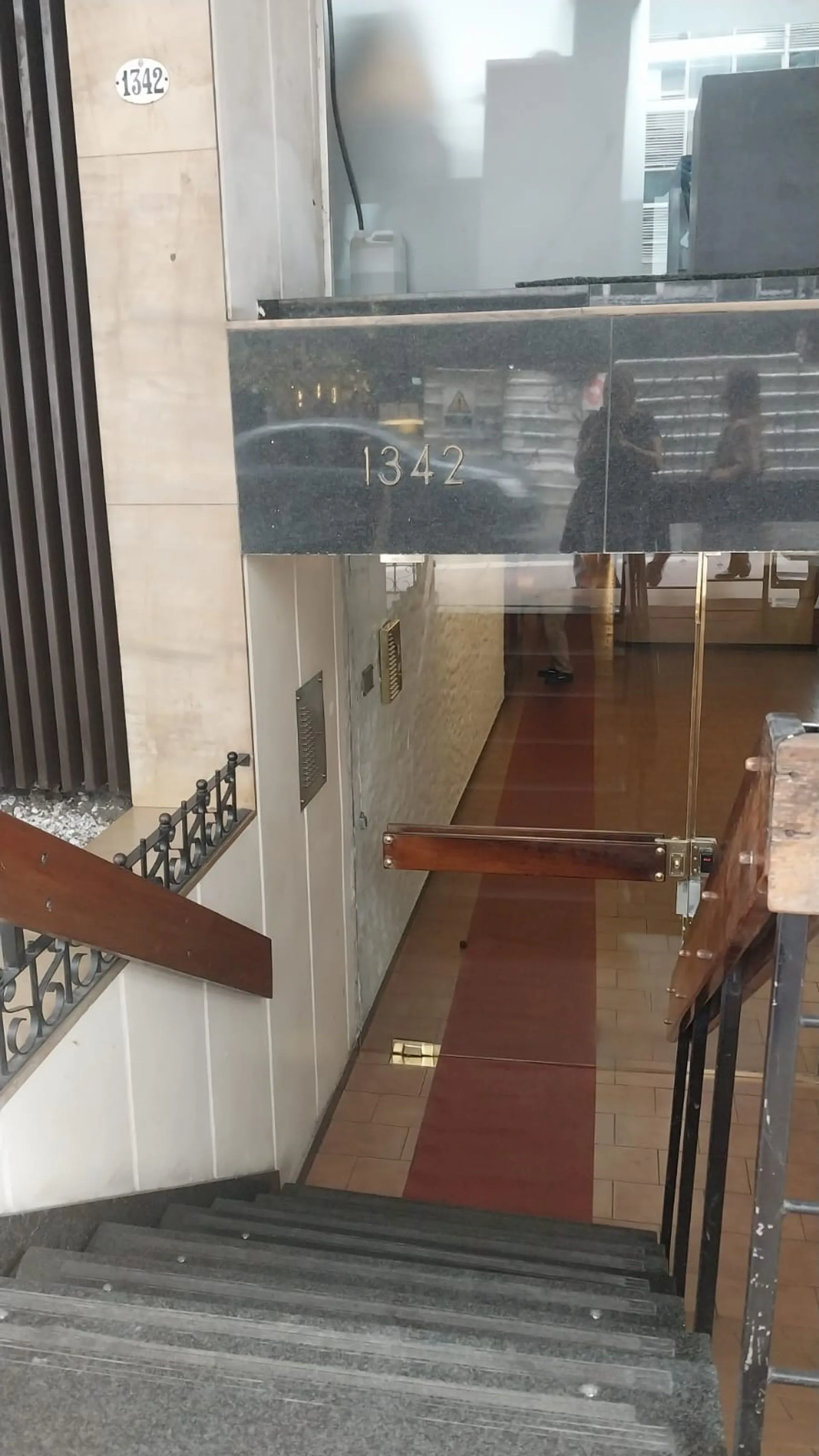 Alquiler departamento 2 ambientes avenida Córdoba foto 2