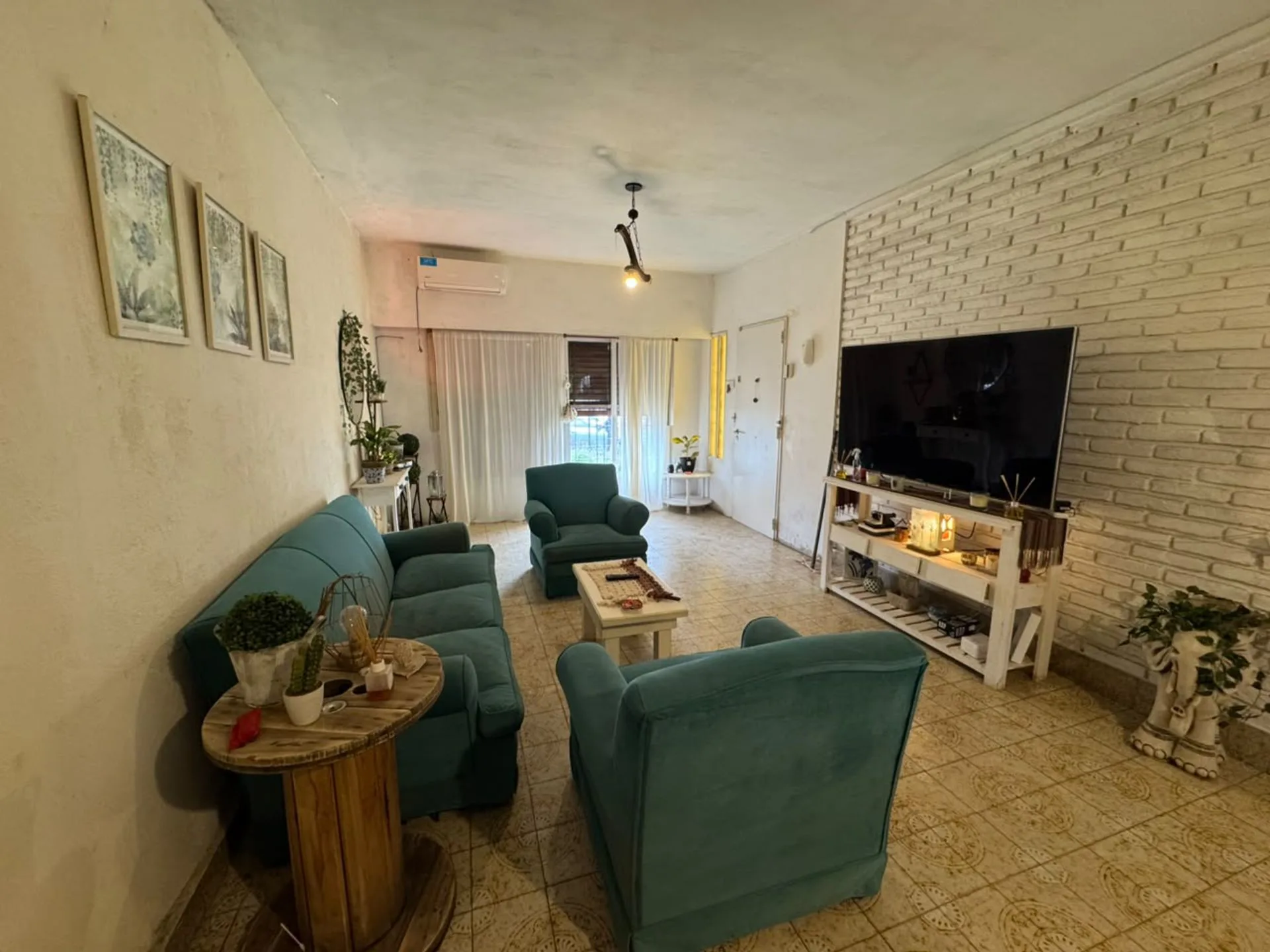 VENTA CASA 3 AMB C/COCHERA Y PATIO foto 2