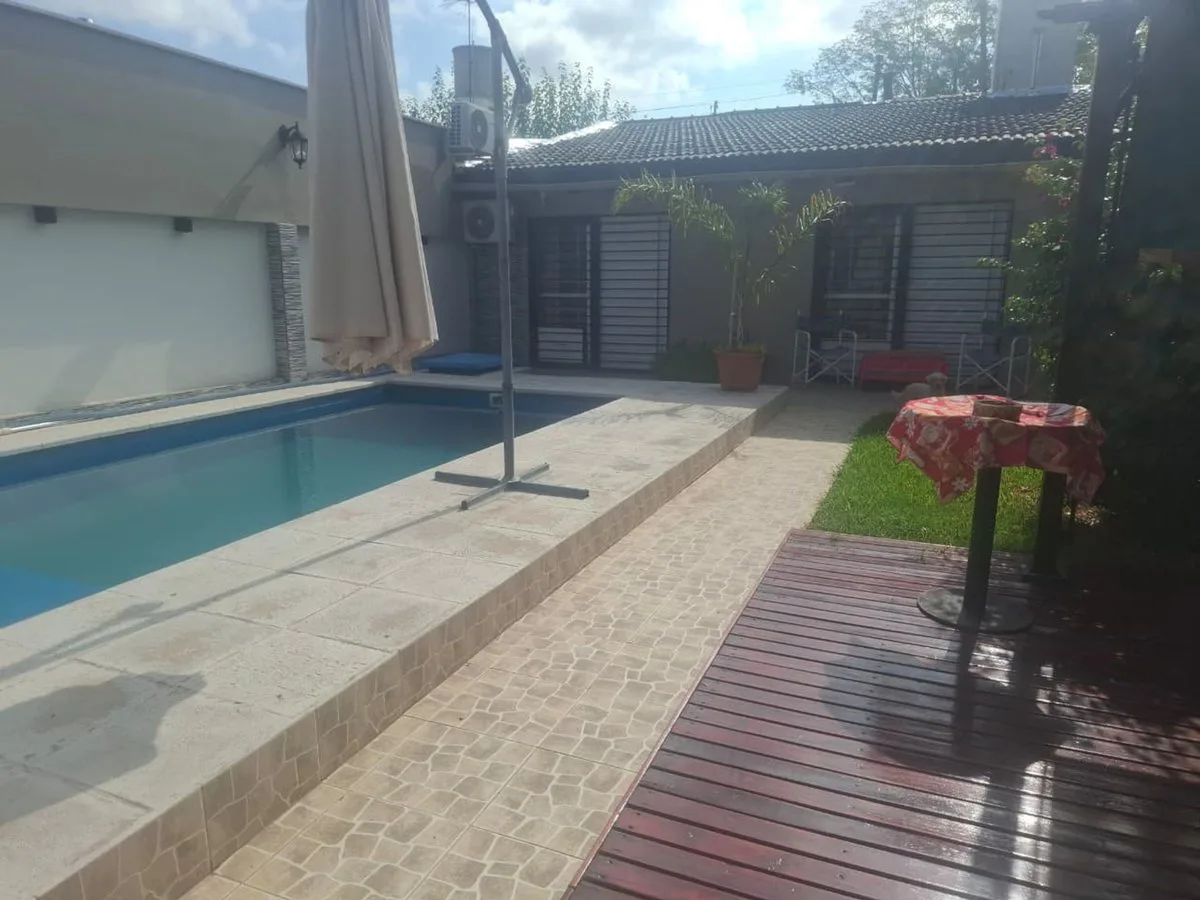 VENTA CASA CON QUINCHO Y PISCINA GUAYMALLEN foto 3