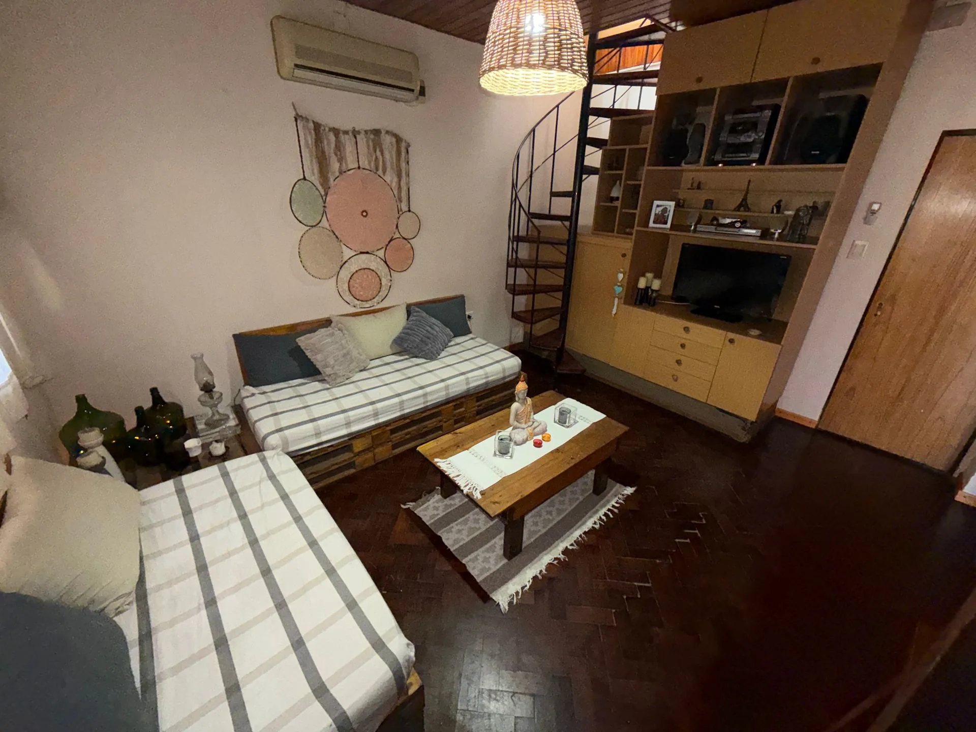 CASA EN VENTA 4 DORMITORIOS CON COCHERA - ARROYITO foto 3