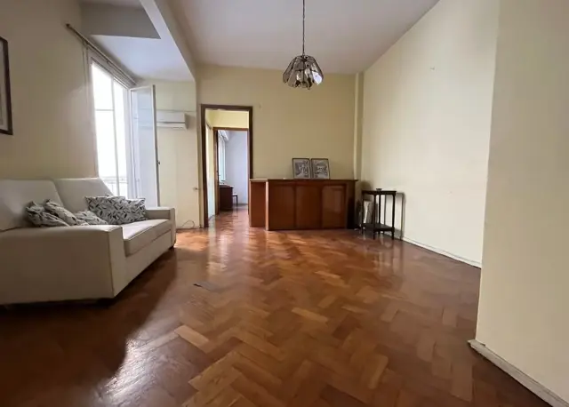 Departamento en Venta Almagro, con dependencia.