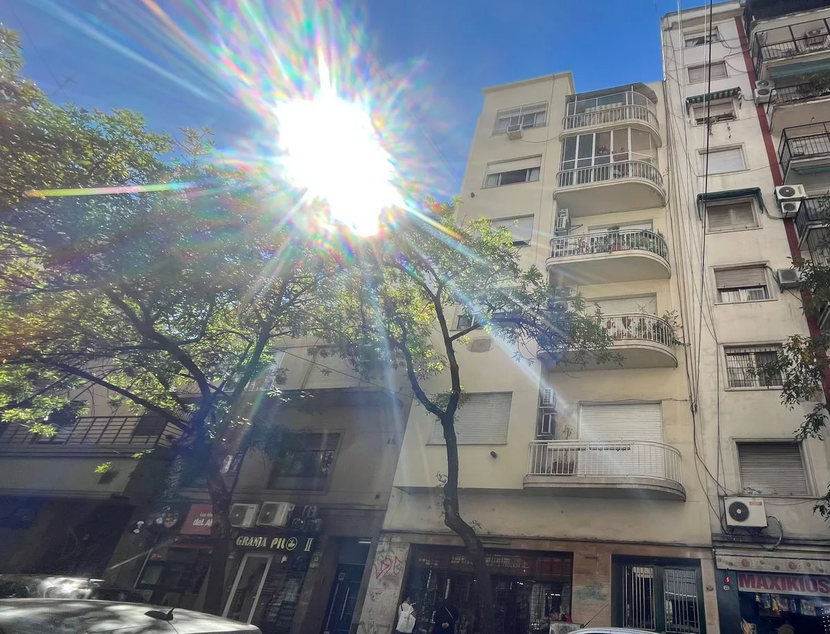 Departamento en Venta Almagro, con dependencia. foto 2