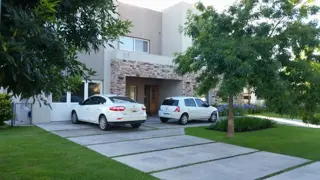 ESPECTACULAR CASA EN COUNTRY CLUB TERRAVISTA, GRAL RODRIGUEZ foto 2
