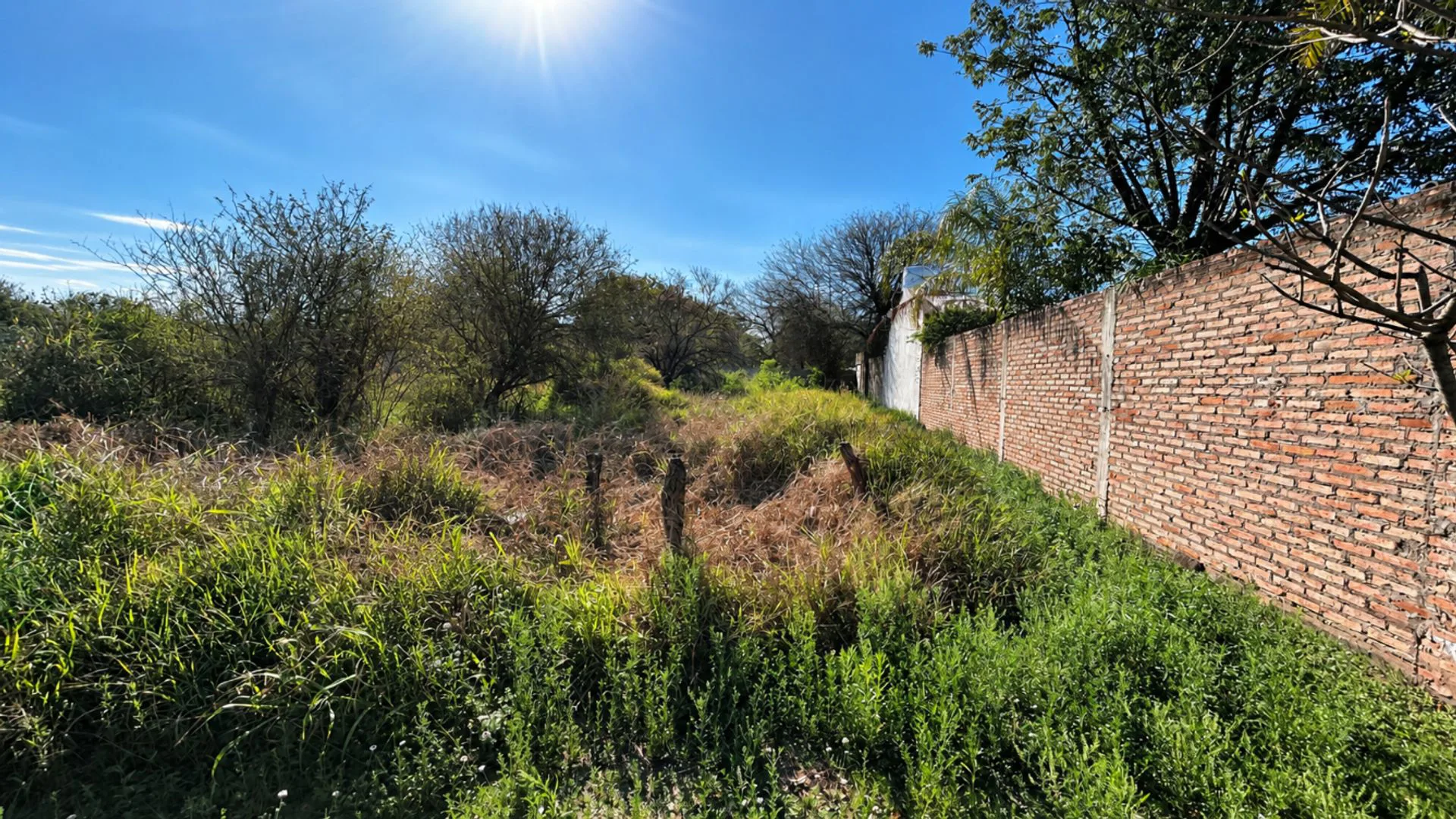 Terreno 10 x 30 m. La Banda