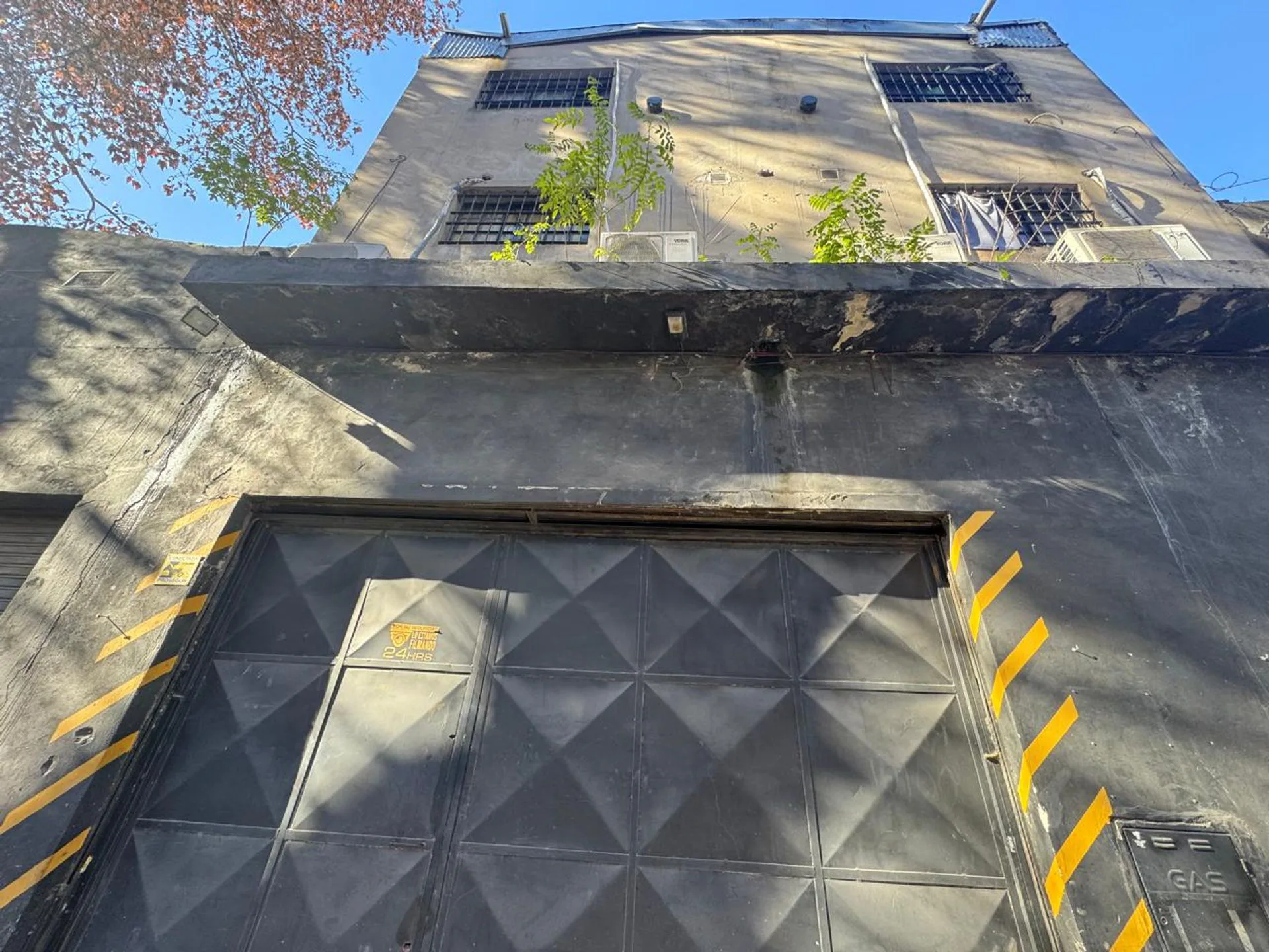 VENTA GALPON MAS DEPARTAMENTOS EN VILLA CRESPO foto 2