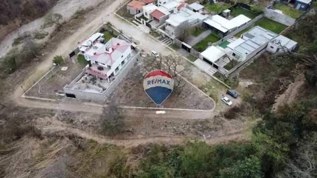 VENTA TERRENO 434,77m2 - BARRIO LAS MORAS