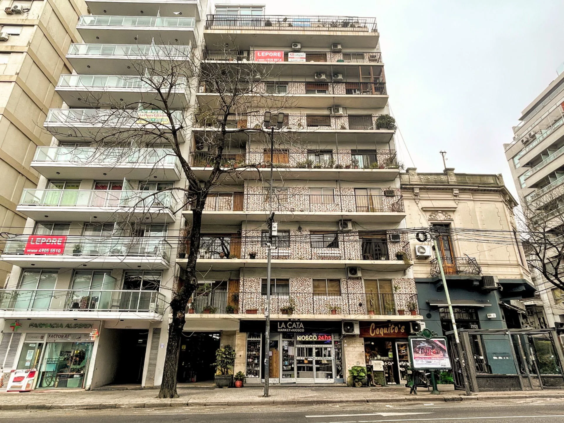 VENTA PISO 4 AMB BALCON COCHERA FLORES foto 2