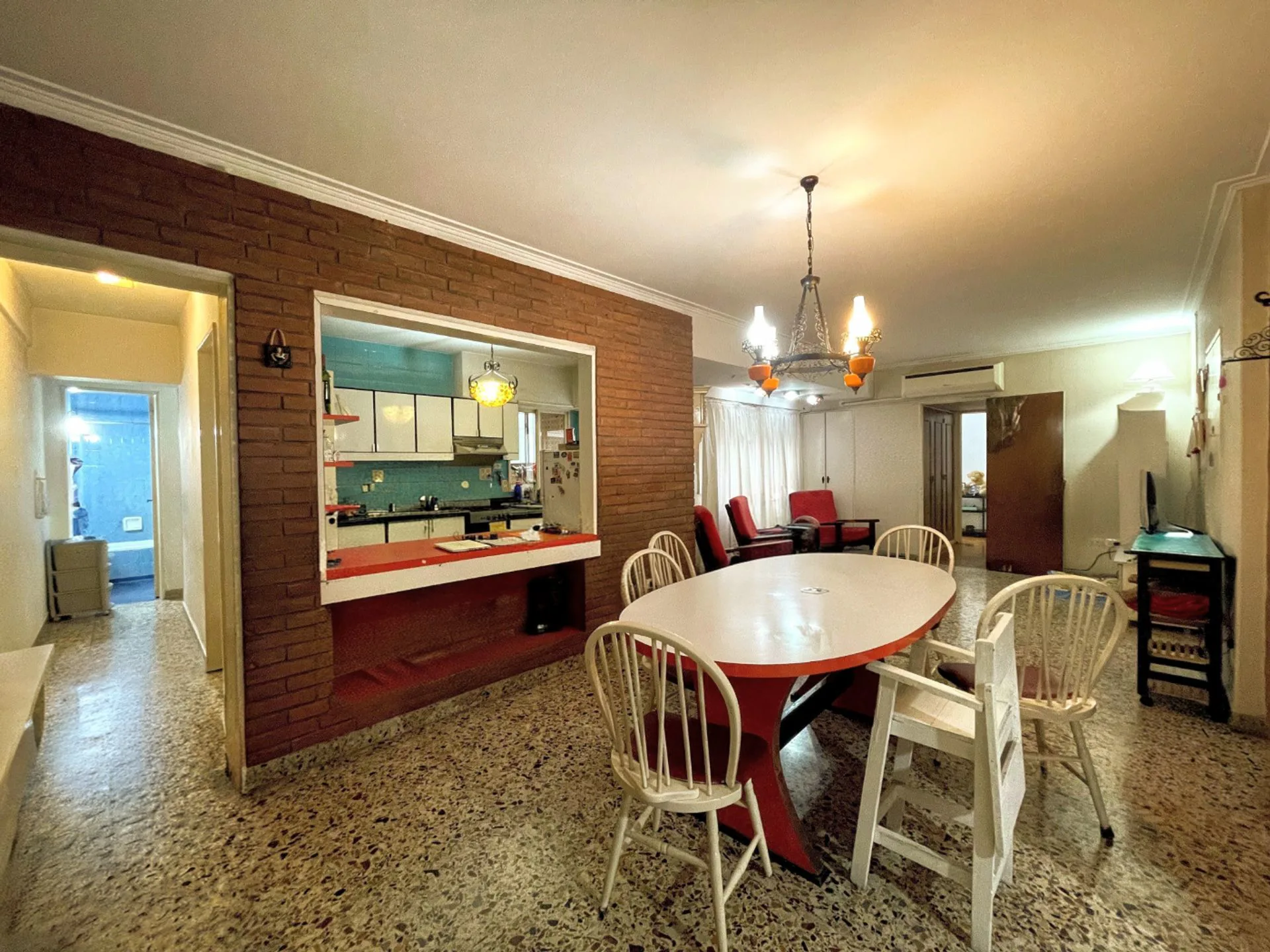 VENTA PISO 4 AMB BALCON COCHERA FLORES foto 4