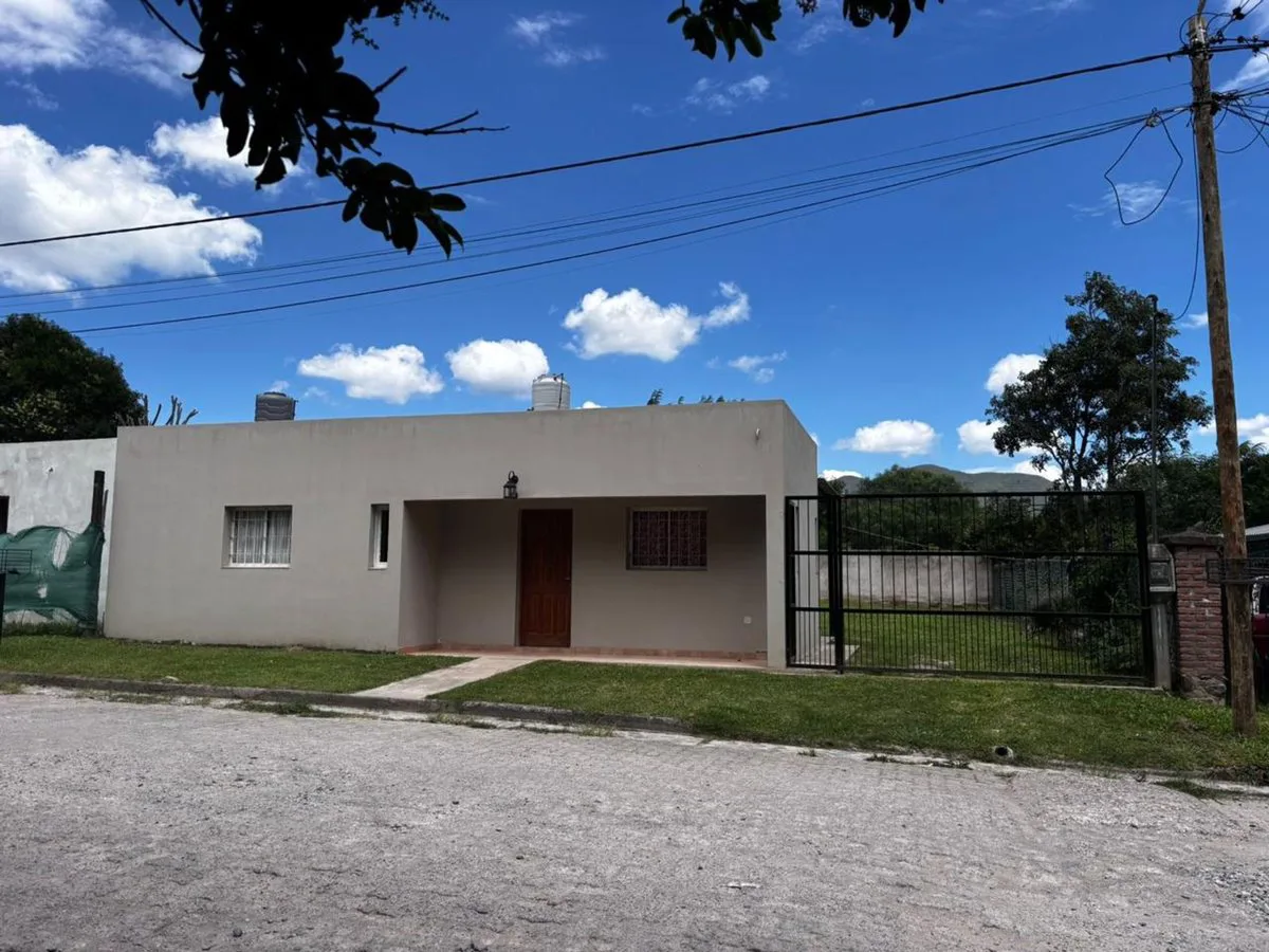 VENTA CASA LA CALDERA 2 DORMITORIOS CON PILETA foto 5
