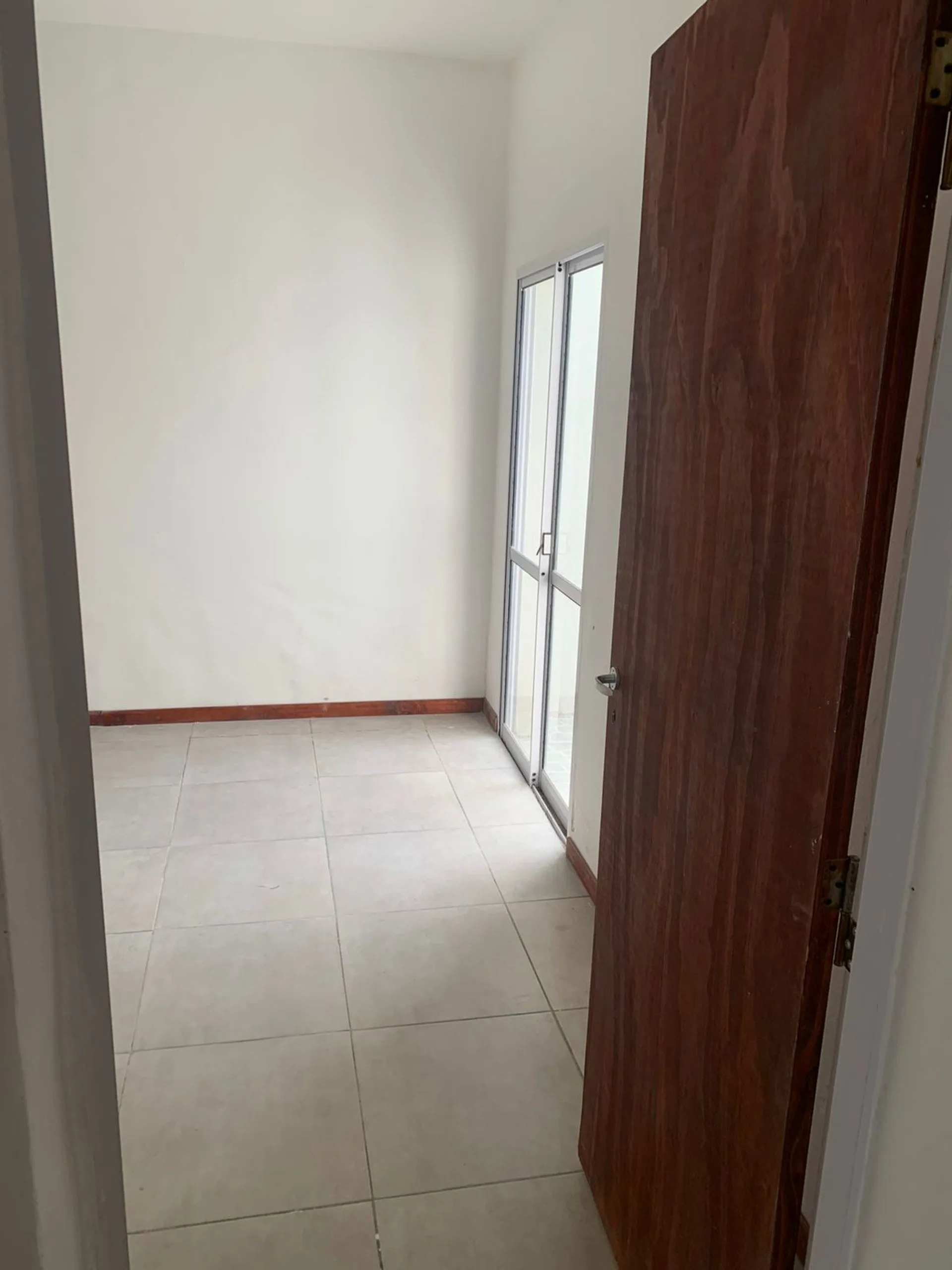 CASA EN VENTA 2 DORMITORIOS CON PATIO foto 4