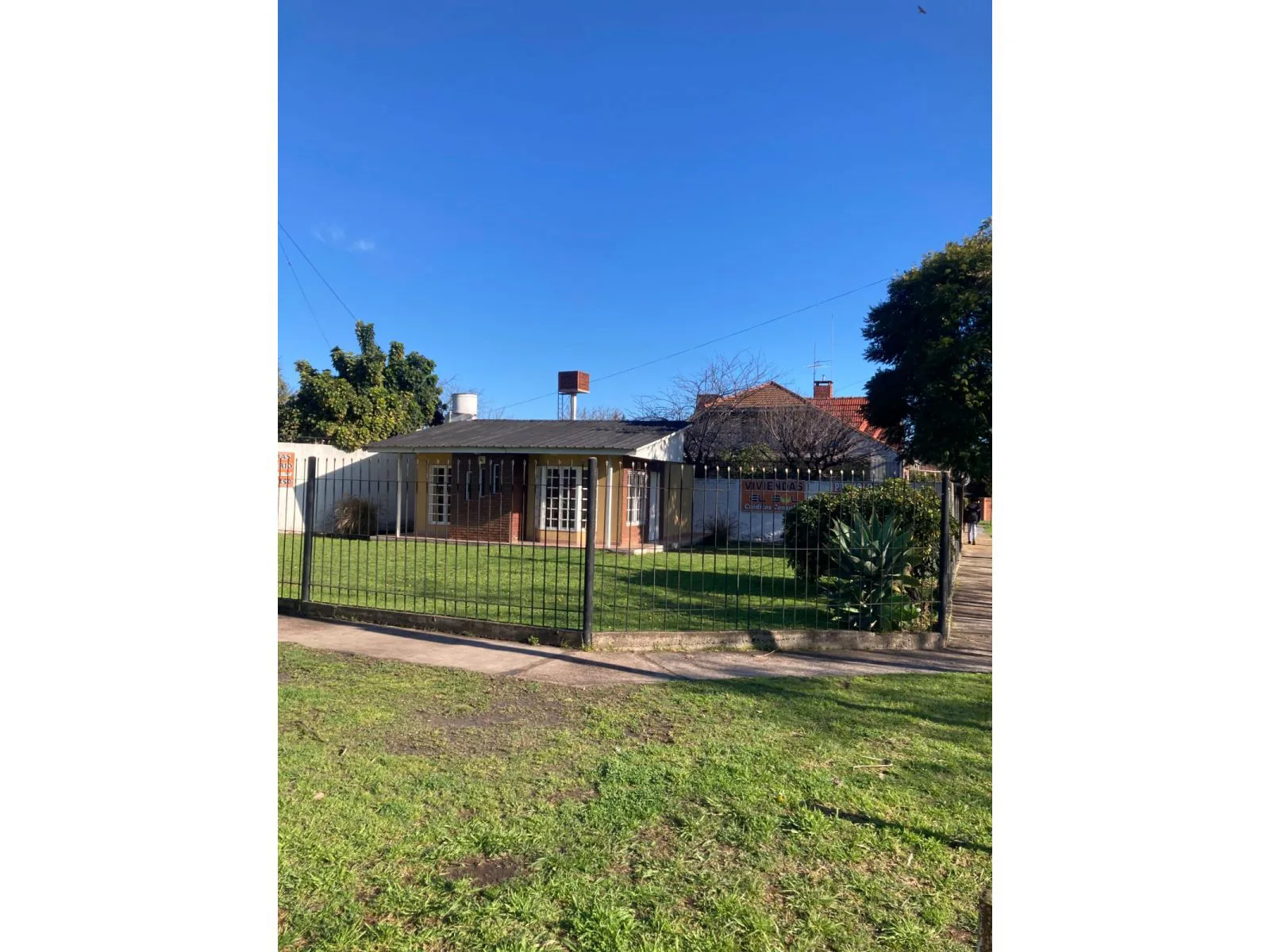 EXCELENTE ESQUINA EN VENTA !EN EL CRUCE DE FLORENCIO VARELA foto 3