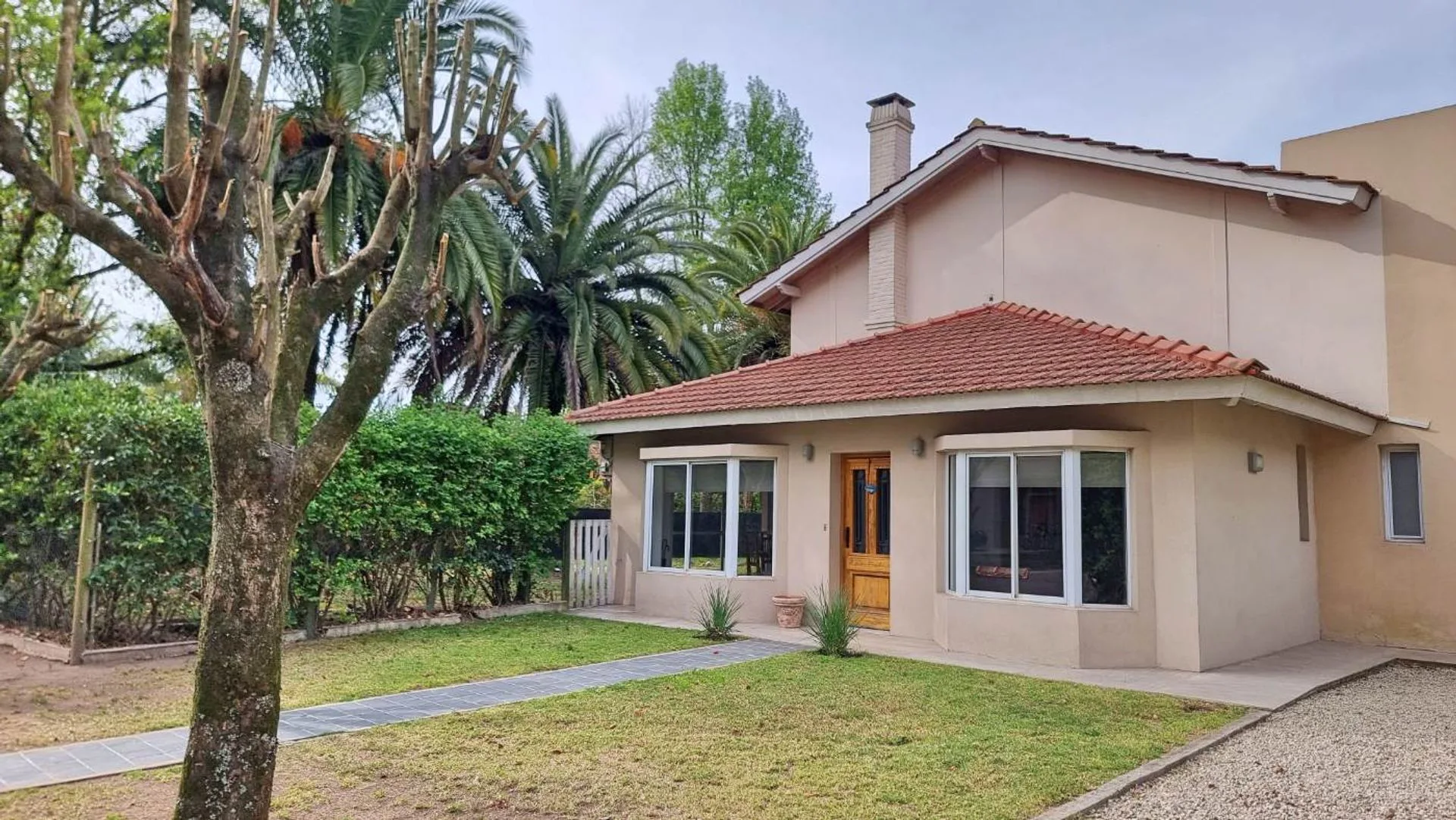 CASA CANNING VENTA 5 AMBIENTES LOS ROSALES PILETA foto 3