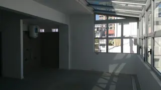EXCELENTE EDIFICIO EN BLOCK- PLANTA LIBRES CON COCHERAS foto 4