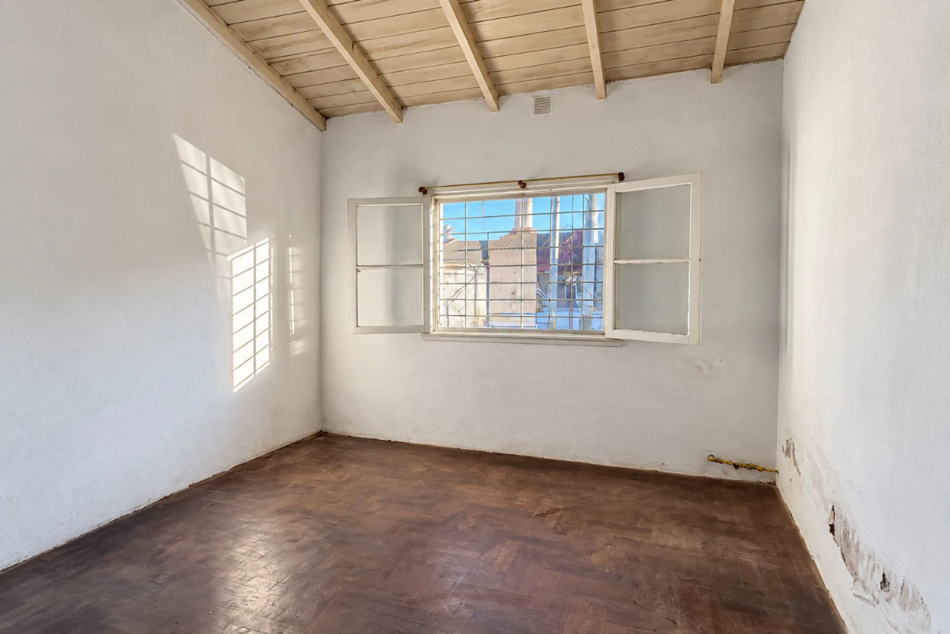CASA VENTA GLEW 3 AMBIENTES SOBRE LOTE DE 300 M2 foto 4