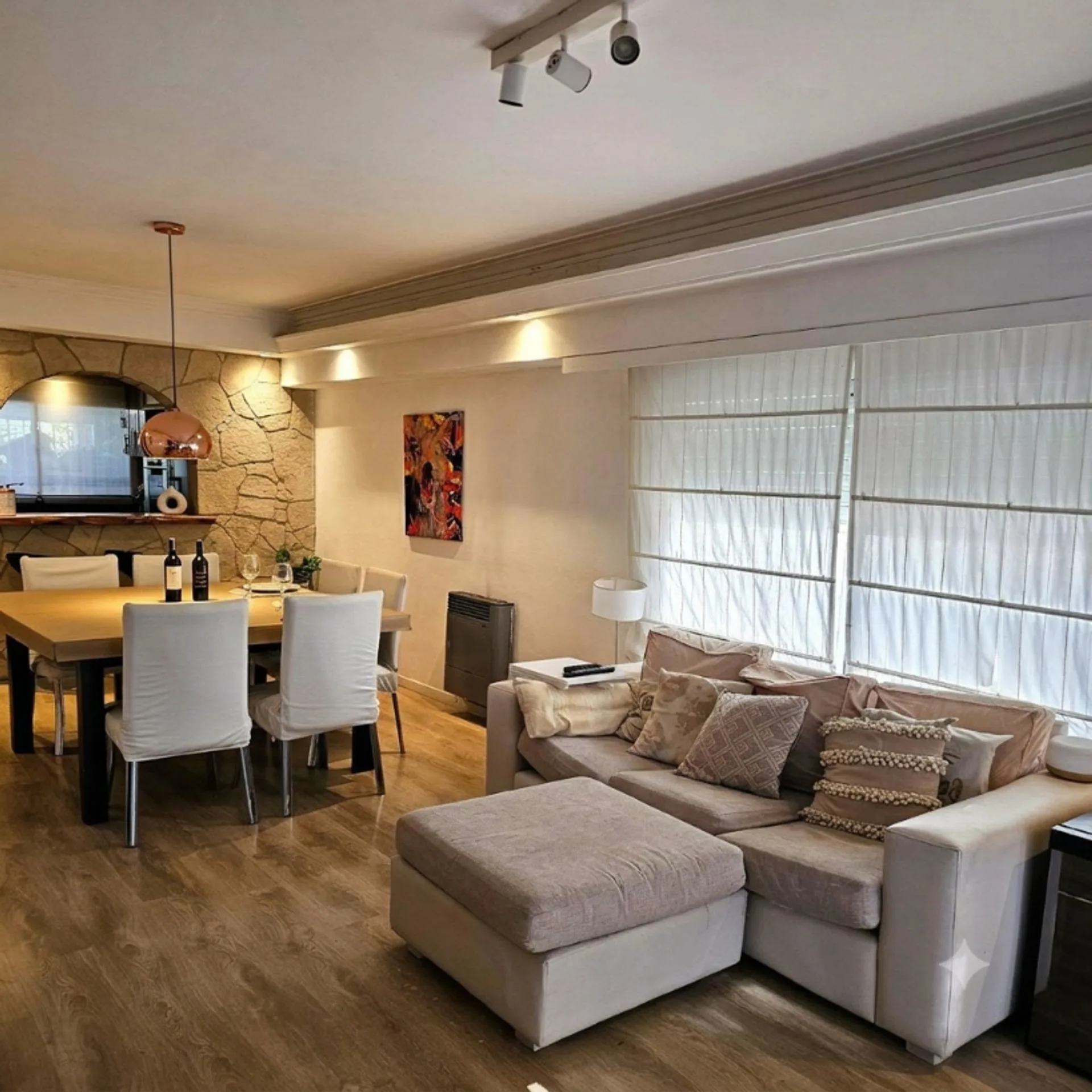 VENTA CASA 3 AMB COCHERA DOBLE LOTE 10X43 CAISAMAR foto 2
