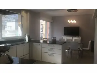 Hermoso Piso  de 4 amb. mas Dep. Scio. 2 cocheras 3 Balcones  Vista al rió foto 5