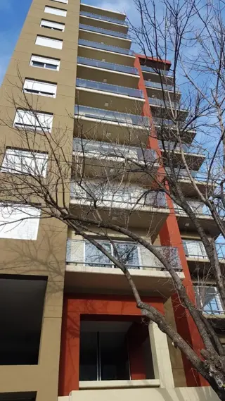 Cochera en venta dentro de edificio foto 2