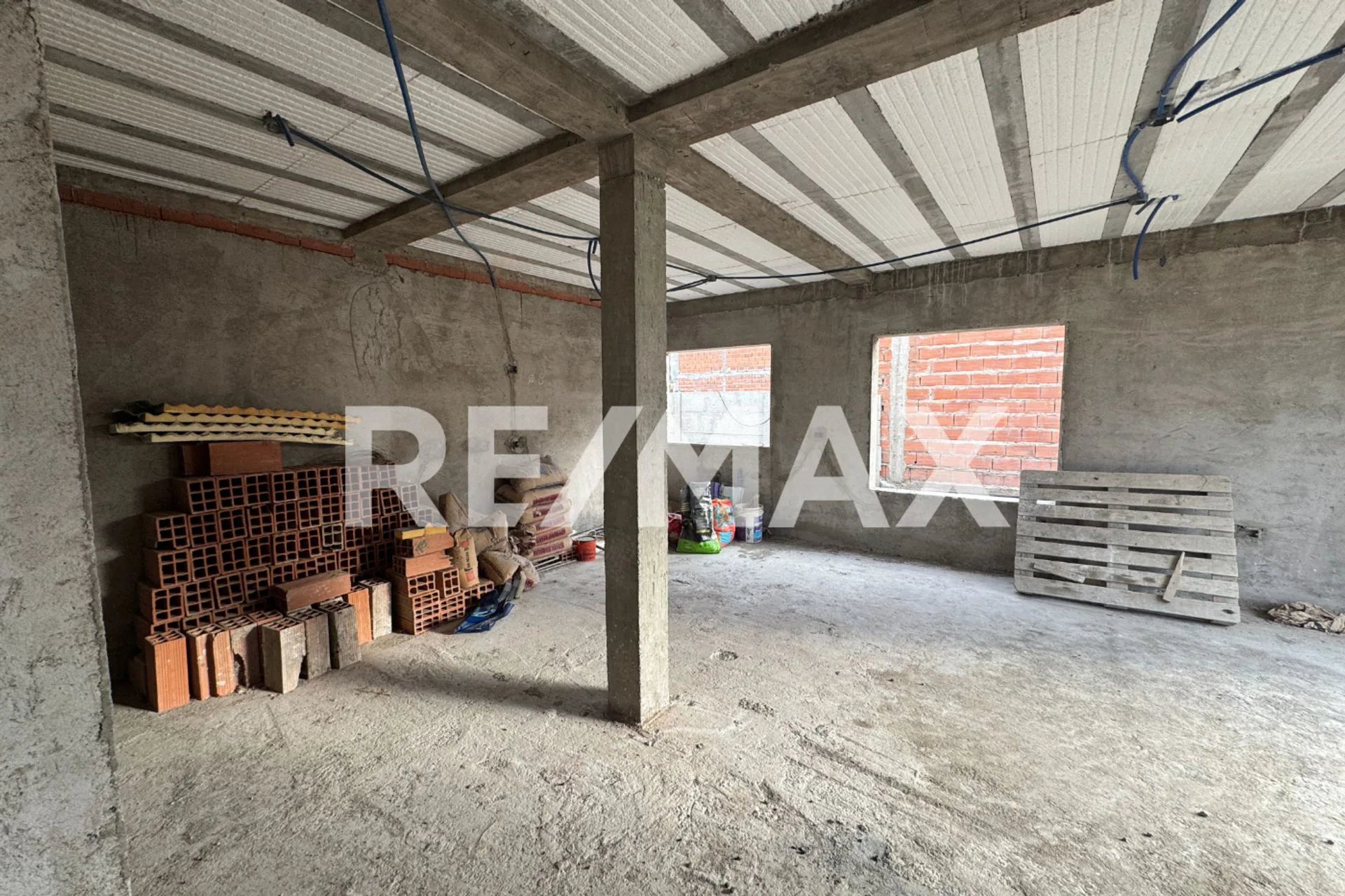 VENTA DUPLEX A TERMINAR I B° VILLA LIDA I PLOTTIER foto 3
