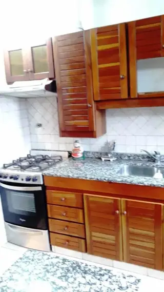 CASA DE 4 AMBIENTES CON PATIO Y COCHERA EN EXCELENTE ESTADO foto 5
