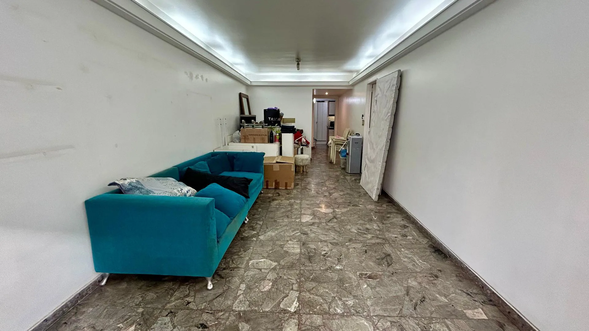 VENTA DPTO 4 AMBIENTES + DEPENDENCIA + COCHERA foto 2